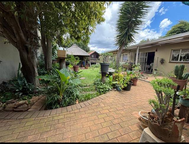 3 BEDROOM HOUSE FOR SALE IN SOPHIATOWN